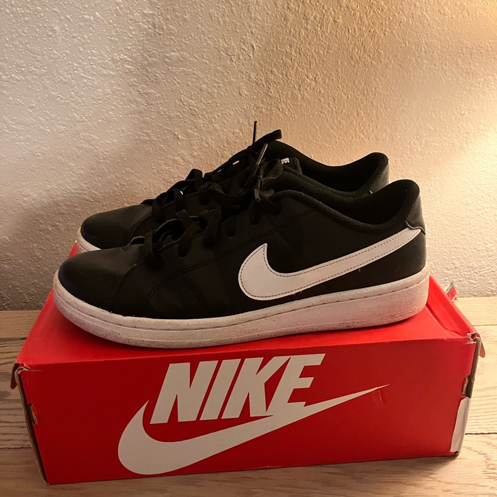 Nike Classic Black and White Low-Tops
